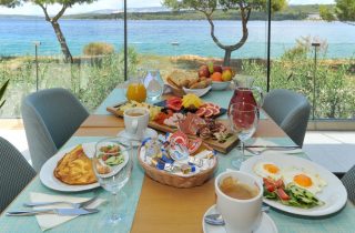 Breakfast - Jelica Turbić